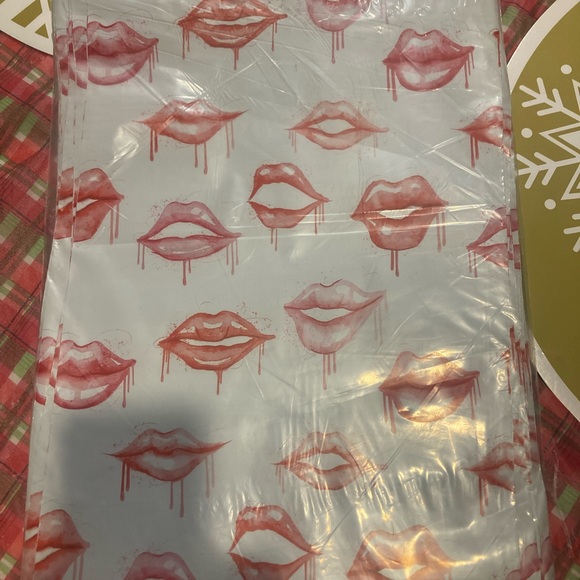 Other - Lip Print Packaging Bag 10X13 (15)